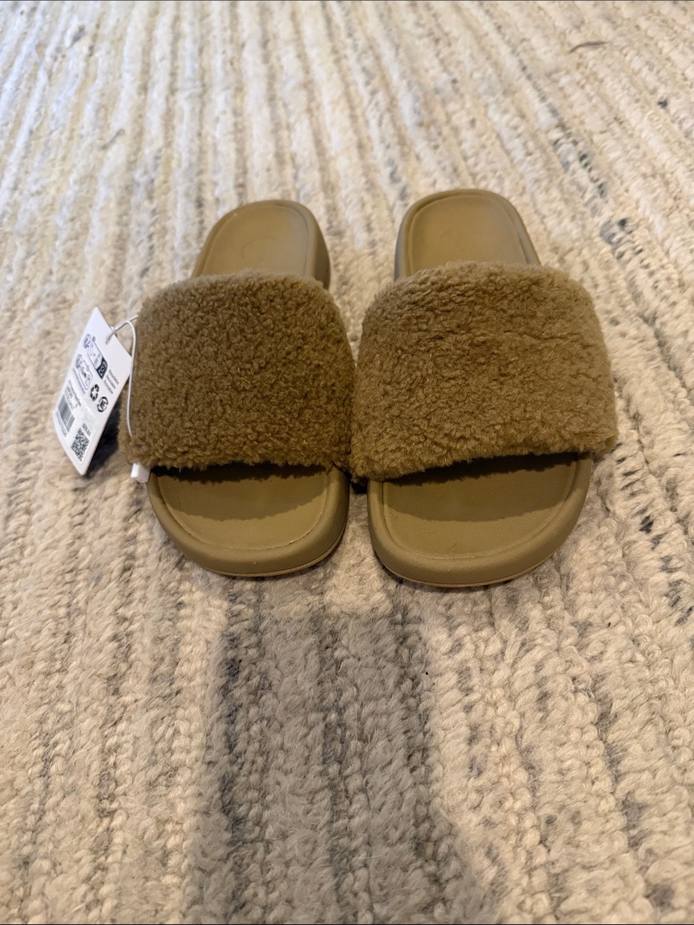 Lululemon w's fleece restfeel slide size 6 NWT